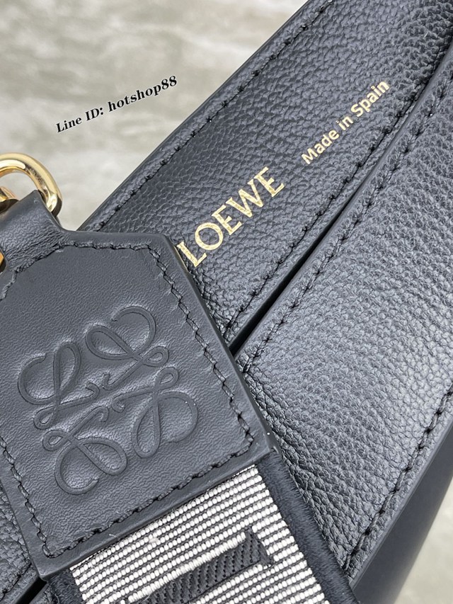 Loewe專櫃最新Luna系列月亮包 羅意威全皮肩背包腋下包 10195 lyw1055